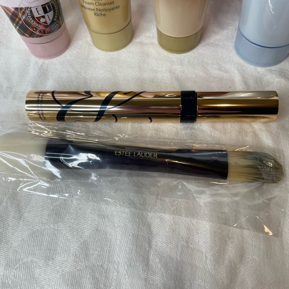 Estée Lauder 17 piece skincare and makeup - Picture 7 of 11
